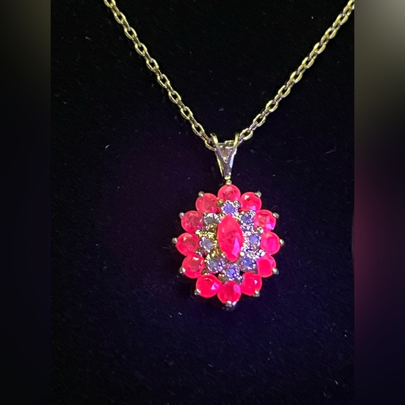 Elegant Rubies and Diamonds on Gold Necklace - Picture 5 of 7